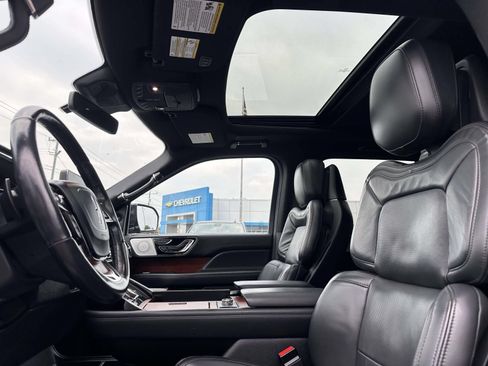 Used 2022 Lincoln Navigator Reserve AWD/4WD image 23