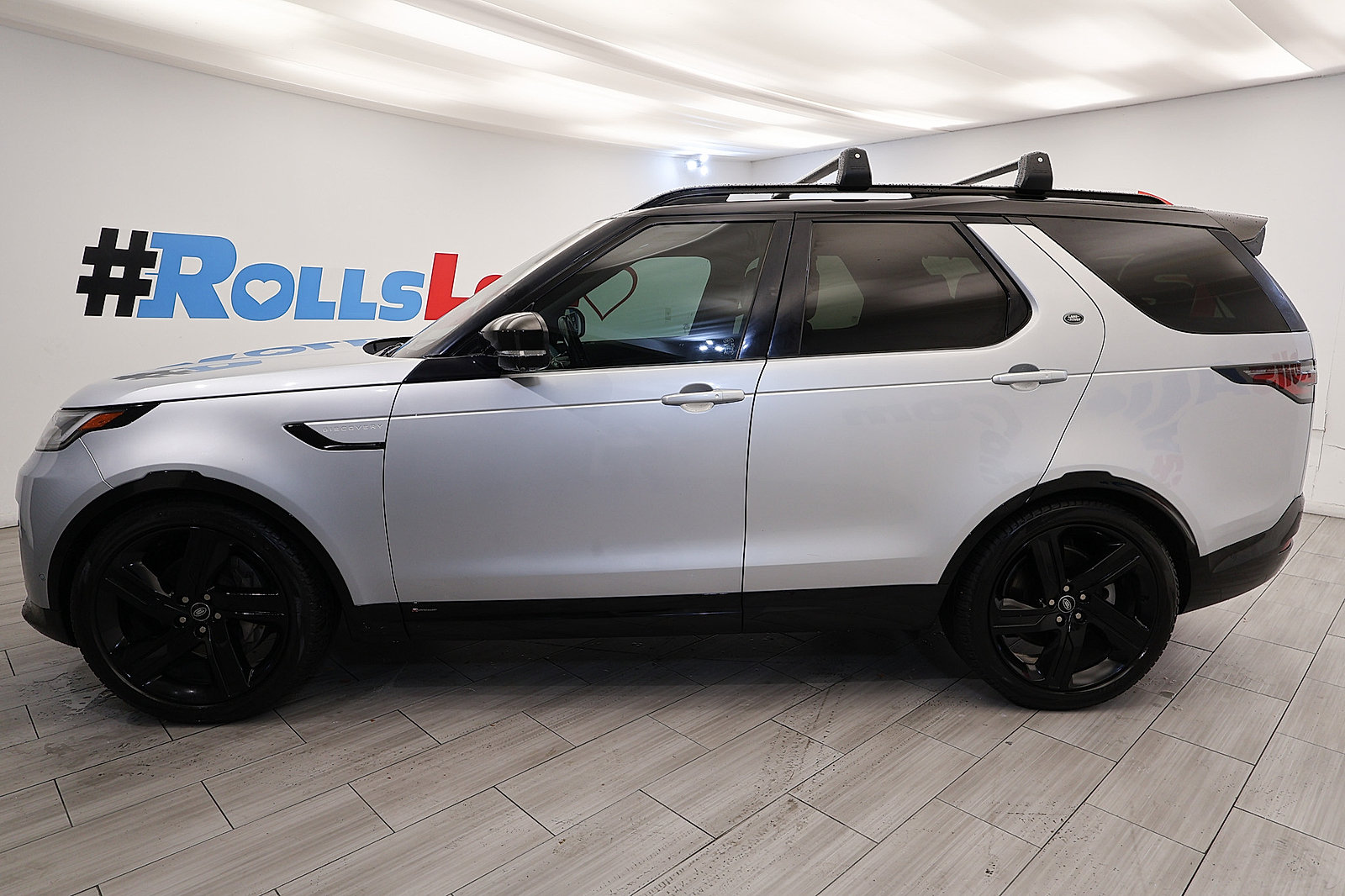 Used 2021 Land Rover Discovery S R-Dynamic AWD/4WD image 2