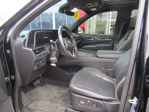Used 2023 Cadillac Escalade Sport AWD/4WD image 10
