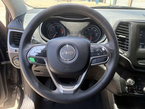 Used 2019 Jeep Cherokee Latitude w/ Popular Appearance Group FWD image 14