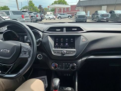 Used 2023 Chevrolet TrailBlazer RS AWD/4WD image 16