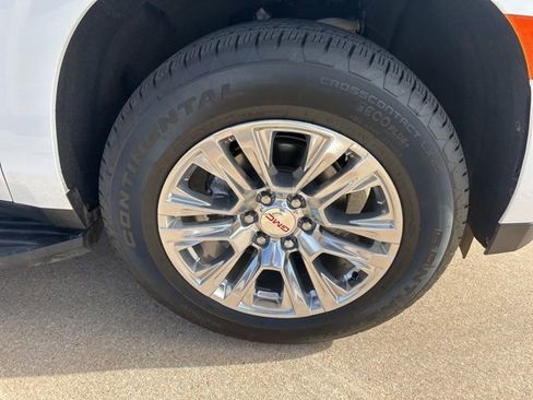 Certified 2024 GMC Yukon Denali image 9