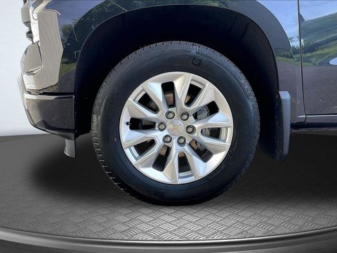 Used 2023 Chevrolet Silverado 1500 Custom AWD/4WD image 10