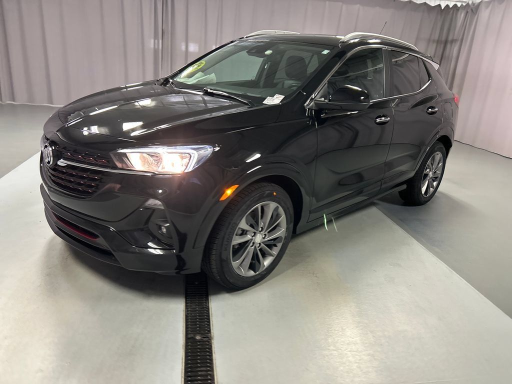 Used 2022 Buick Encore GX Select w/ Sport Touring Package FWD image 3