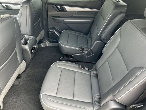 Used 2025 Buick Enclave Preferred w/ Power Package image 25