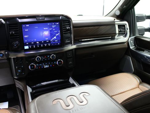 Used 2025 Ford F250 King Ranch w/ Chrome Package image 19