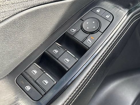 Used 2022 Nissan Rogue SV FWD image 11