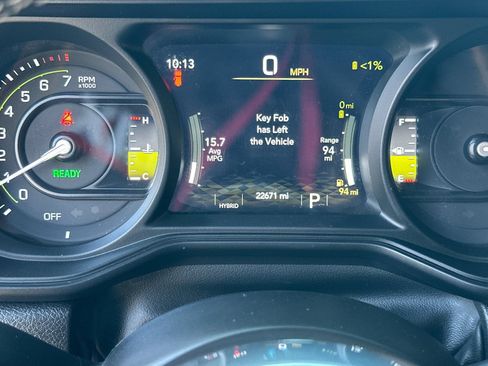 Used 2025 Jeep Wrangler Unlimited Sahara AWD/4WD image 32