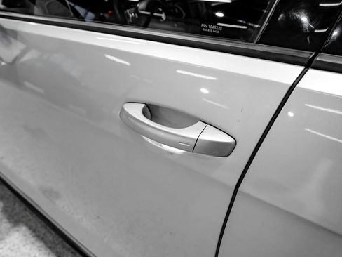 Used 2017 Volkswagen GTI SE FWD image 51