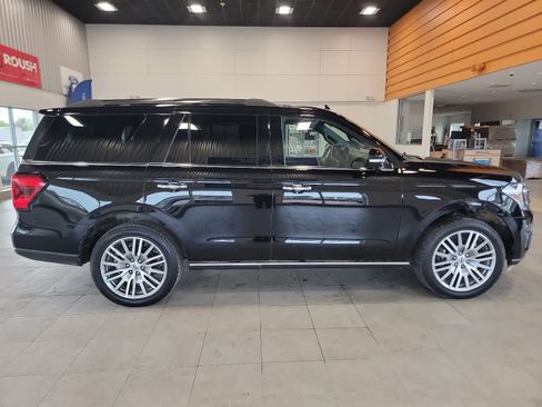 Used 2023 Ford Expedition Limited AWD/4WD image 6