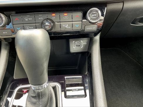 Used 2025 Jeep Compass Limited AWD/4WD image 18
