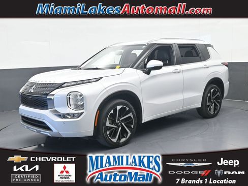 Used 2024 Mitsubishi Outlander SEL FWD image 1