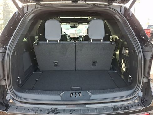 Used 2025 Ford Explorer ST image 33