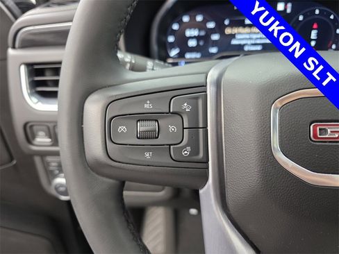Used 2023 GMC Yukon SLT w/ SLT Premium Package image 19