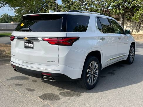 Used 2023 Chevrolet Traverse Premier FWD image 8