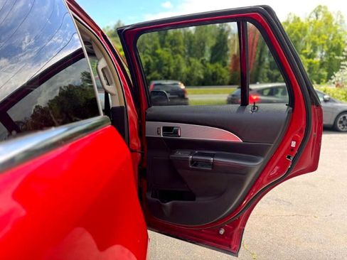 Used 2012 Lincoln MKX AWD image 15