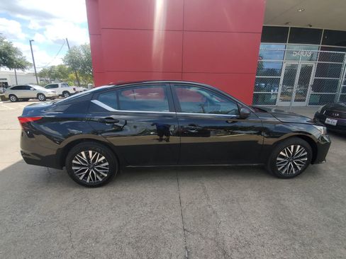 Used 2026 Nissan Altima 2.5 SV AWD/4WD image 7