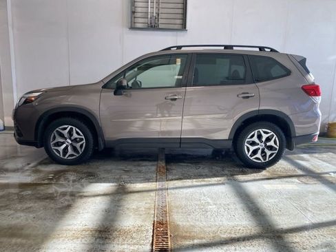 Certified 2023 Subaru Forester Premium image 9