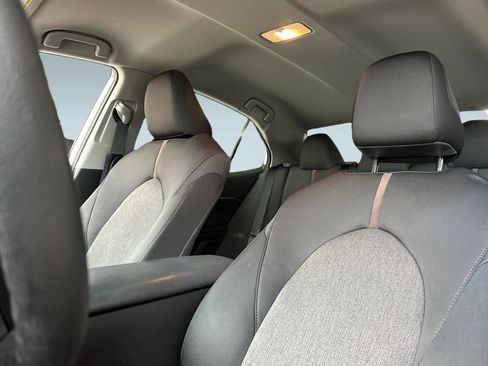 Used 2019 Toyota Camry LE image 22