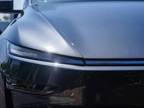 Used 2026 Tesla Model Y AWD image 10