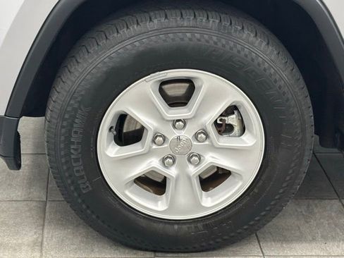 Used 2014 Jeep Grand Cherokee Laredo w/ Quick Order Package 23E image 6