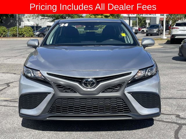 Used 2024 Toyota Camry SE FWD image 8