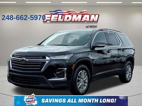 Used 2023 Chevrolet Traverse LT FWD image 1