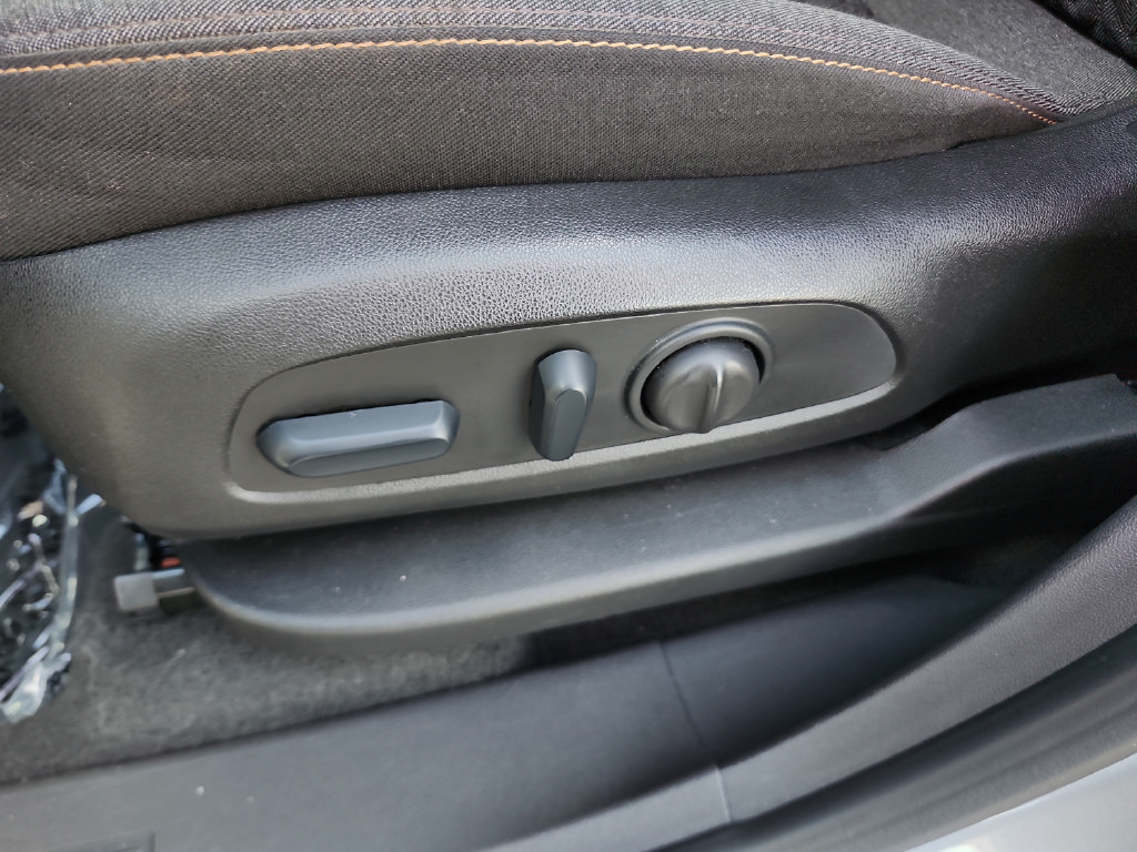 Used 2024 Chevrolet Equinox LT AWD/4WD image 26