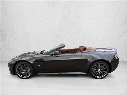 Used 2017 Aston Martin V12 Vantage S RWD image 2