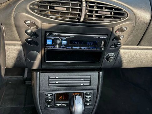 Used 2001 Porsche Boxster image 14