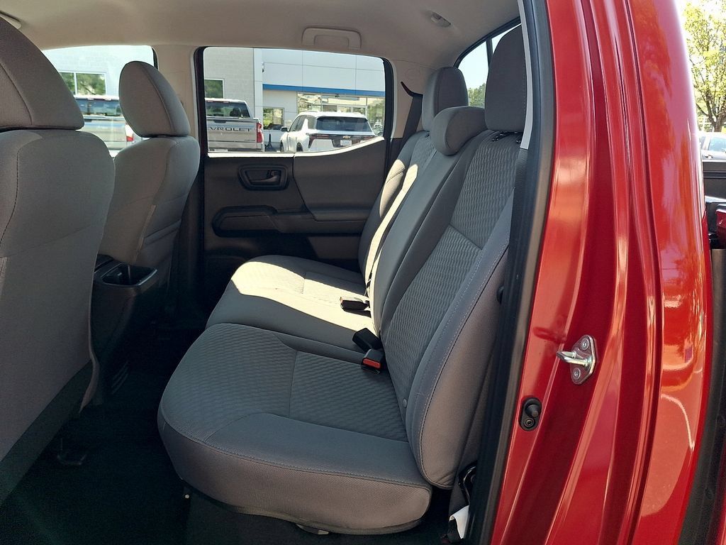 Used 2020 Toyota Tacoma SR AWD/4WD image 13