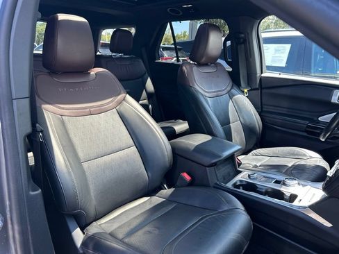 Used 2023 Ford Explorer Platinum w/ Technology Package AWD/4WD image 44