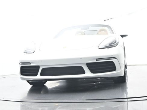 Certified 2017 Porsche 718 Boxster RWD image 62