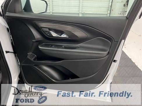 Used 2024 GMC Terrain SLT image 38