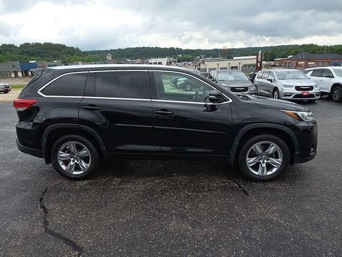 Used 2018 Toyota Highlander Limited AWD/4WD image 9
