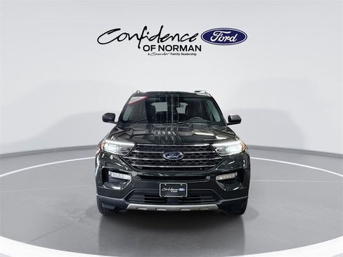 Used 2022 Ford Explorer XLT w/ Equipment Group 202A image 2