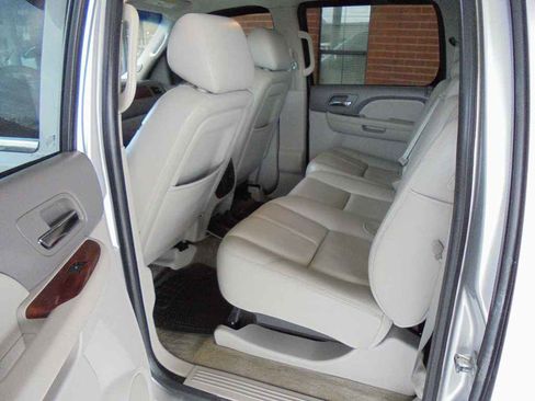 Used 2012 Chevrolet Avalanche LT w/ All-Star Edition image 9