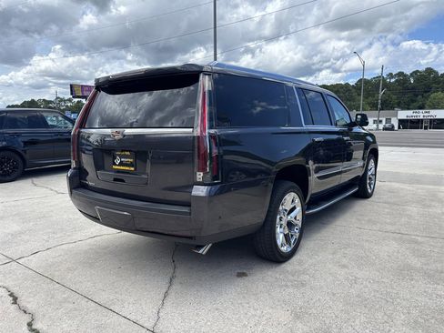 Used 2018 Cadillac Escalade ESV Premium Luxury image 8