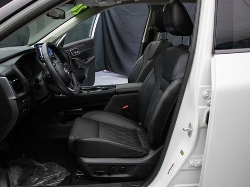 Used 2024 Nissan Rogue Platinum w/ Platinum Premium Package image 29