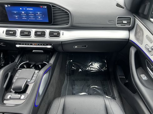 Used 2025 Mercedes-Benz GLS 450 4MATIC image 38