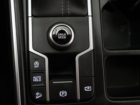 Used 2025 Kia Sorento LX image 46