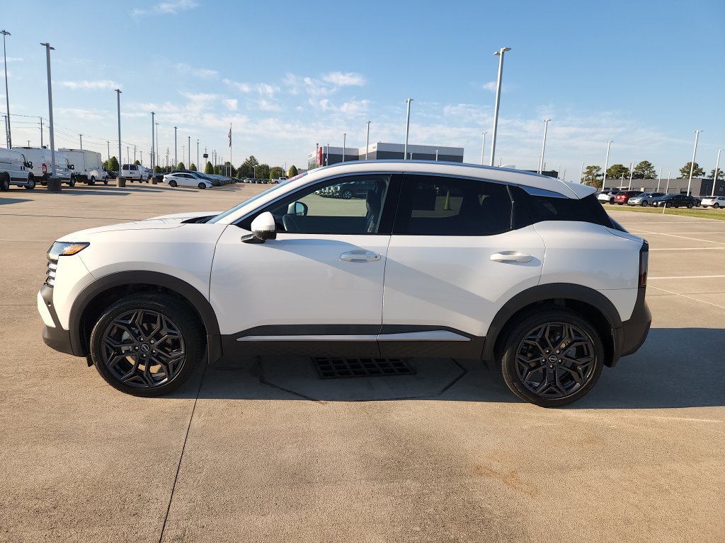 Certified 2025 Nissan Kicks SR FWD image 8