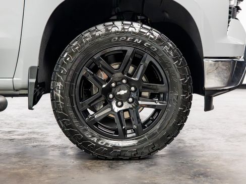 Used 2024 Chevrolet Silverado 1500 LT AWD/4WD image 24