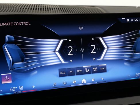 Used 2025 BMW 530i xDrive w/ Premium Package image 51