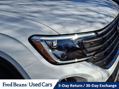 Certified 2025 Volkswagen Atlas SE image 10