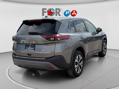 Used 2022 Nissan Rogue SV image 5