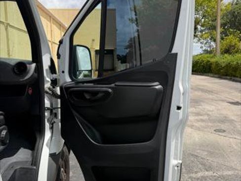 Used 2021 Mercedes-Benz Sprinter 2500 image 16
