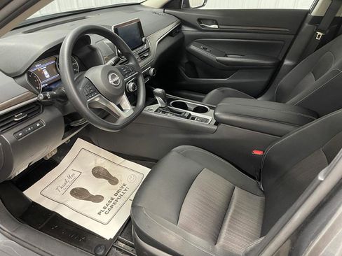 Used 2024 Nissan Altima 2.5 SV image 14