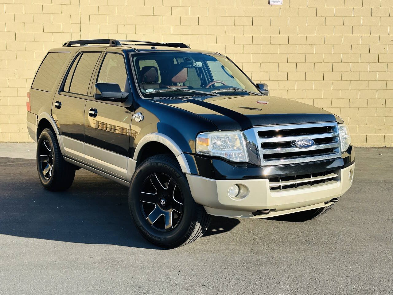 Used 2010 Ford Expedition King Ranch AWD/4WD image 2