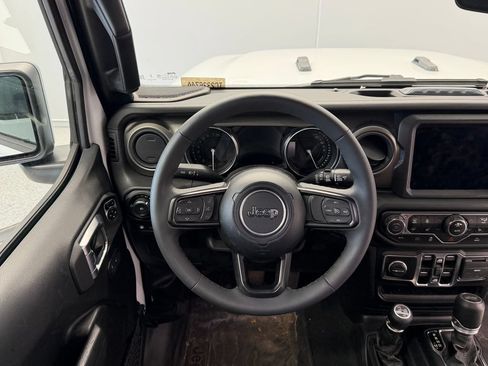 Used 2023 Jeep Wrangler Unlimited w/ Sun & Screen Package AWD/4WD image 17